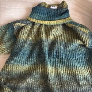 Old Navy Women's green striped turtleneck Sweater